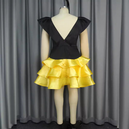 Damen Verspieltes Kleid mit voluminösen Rüschen und tiefem V-Ausschnitt EB