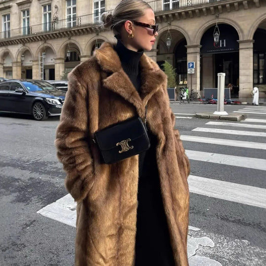 Damen Luxuriöse Kunstfelljacke mit elegantem Revers EB