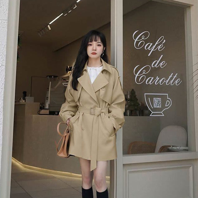 Damen Trenchcoat mit modischem Oversized-Schnitt und eleganten Details EB