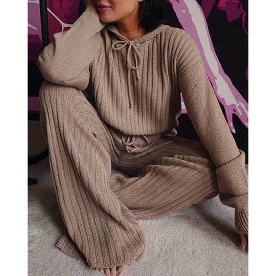 Damen Loungewear-Set mit tiefem V-Ausschnitt und breiten Hosenbeinen EB