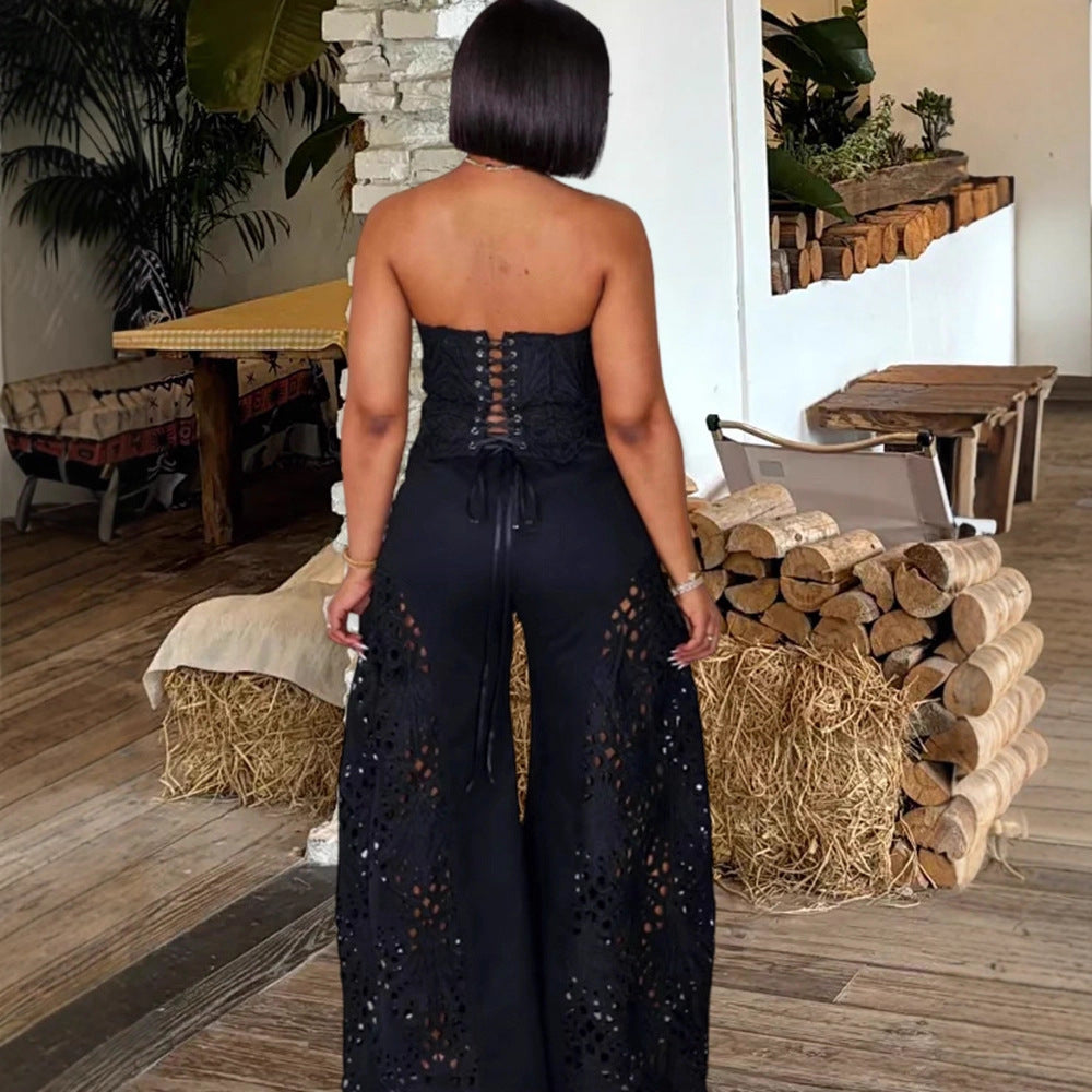 Damen Elegantes Jumpsuit mit floralen Lochdetails EB