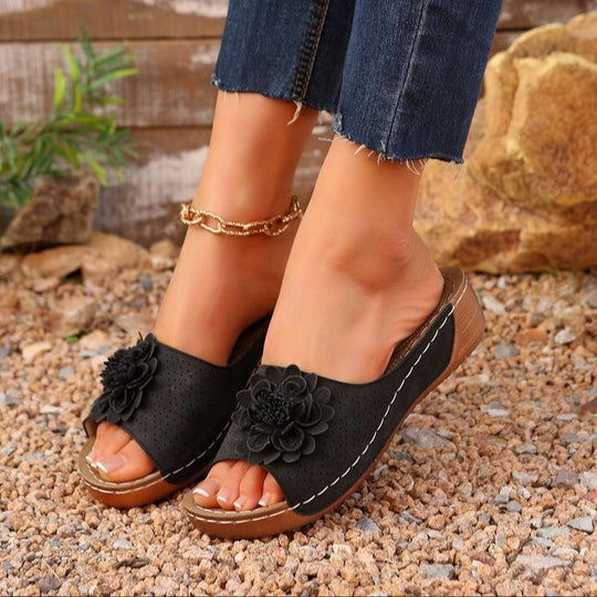Damen Blumige Clogs mit ergonomischer Fußbett und sichtbarem Riemchen EB