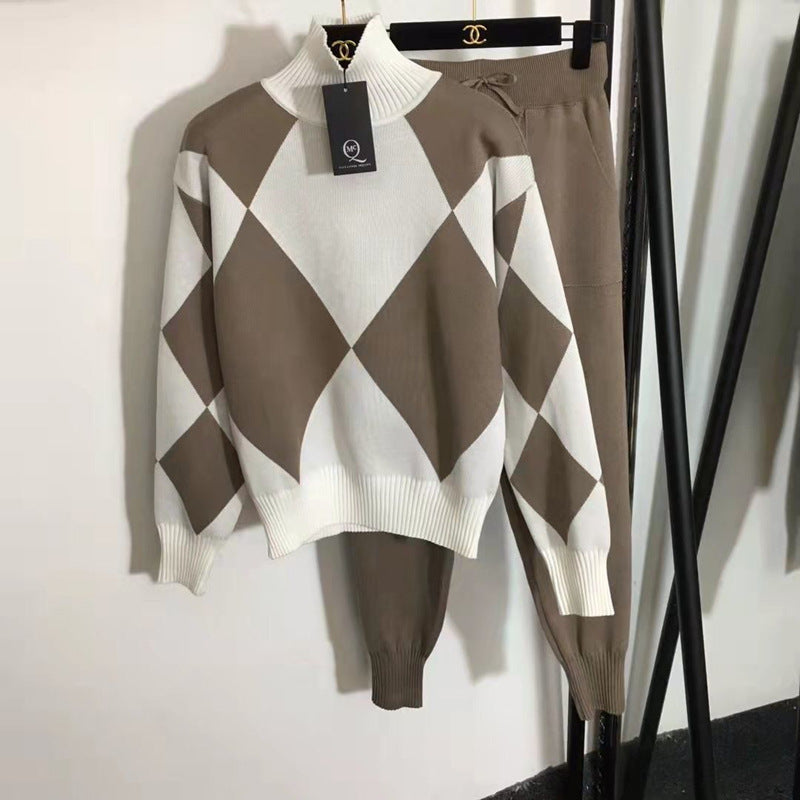 Damen stylisches Freizeitstrickset mit hohem Kragen EB