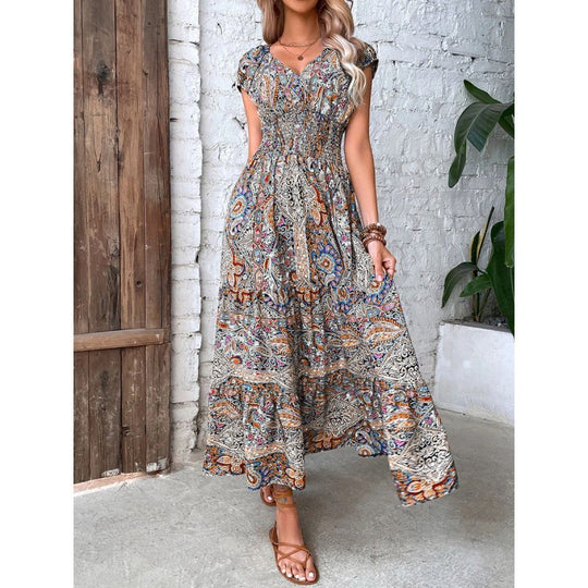 Damen Elegantes Maxikleid mit Floral- und Smock-Detail EB