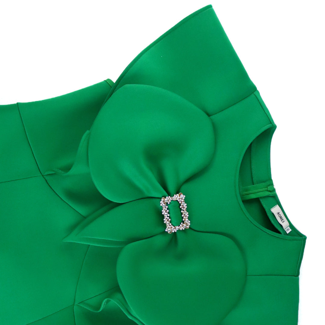 Damen Kleid mit extravagantem Kragen und edlen Details EB
