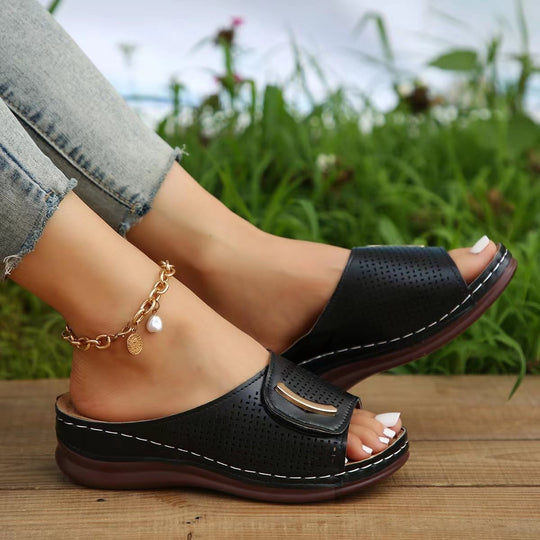 Damen Atmungsaktive und elegante Slide-Pantoletten mit modischer Perforation EB