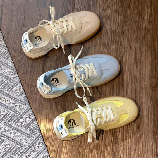 Damen Sportliche Sneaker mit atmungsaktiven Einsätzen und rutschfester Sohle EB