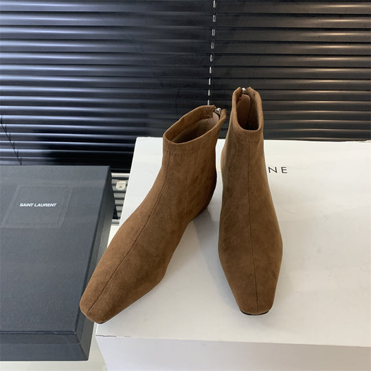 Damen modische Ankle Boots aus feinem Wildleder mit spitzem Schnitt und leichter Keilsohle EB