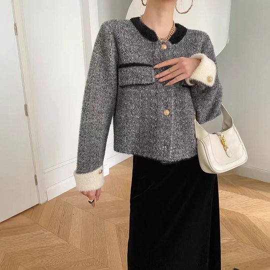 Damen Modischer Strickjacke mit Struktur und eleganten Knopfdetails EB