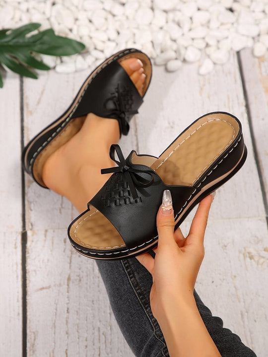 Damen Clogs mit raffiniertem Riemendesign und weicher Innensohle EB