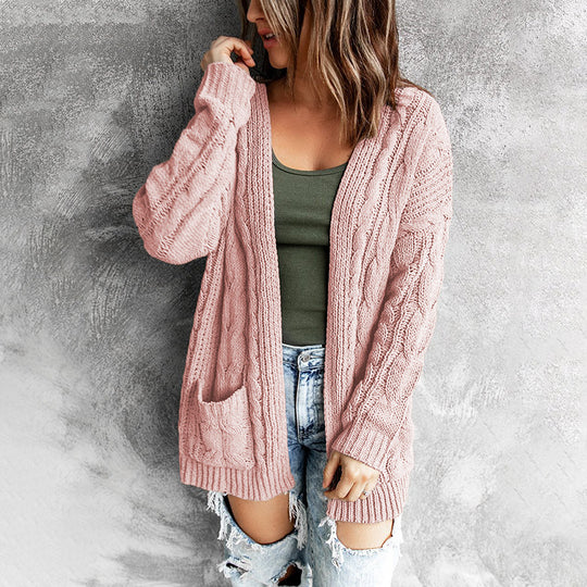 Damen Strickjacke mit modernem Zopfmuster und praktischen Taschen EB