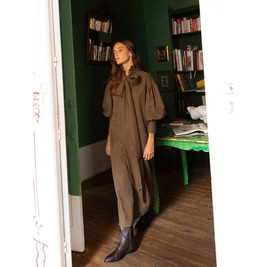 Damen Maxikleid mit eleganten Puffärmeln und schickem Schlips EB
