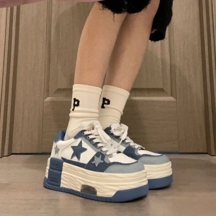 Damen Plattform-Sneaker mit verspieltem Sternen-Design und bequemer Dämpfung EB