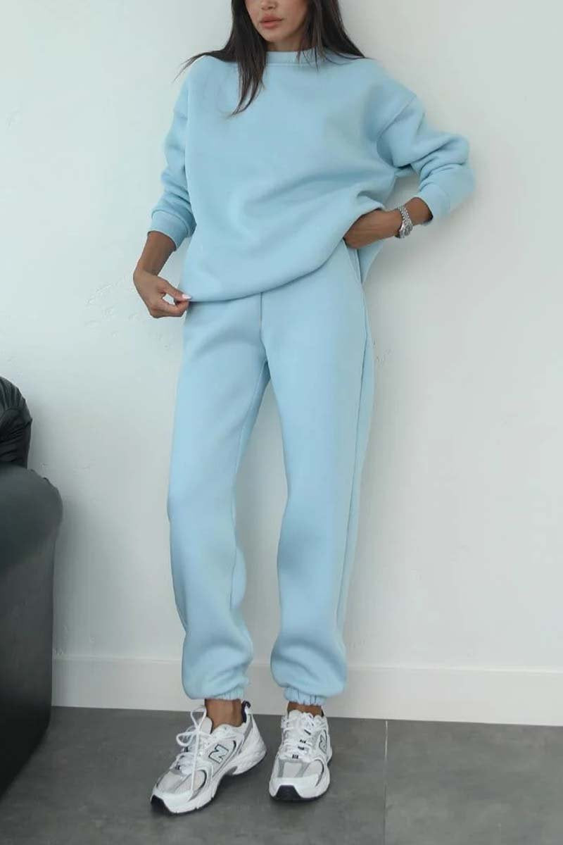 Damen nan minimalistisches Cozy-Set aus schwerer French‑Terry mit weitem Rundhals-Pullover und gerader Jogginghose EB