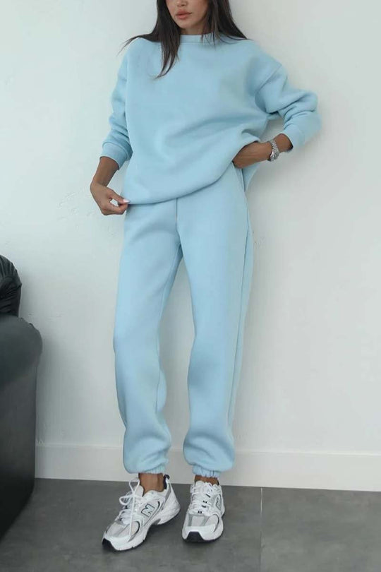 Damen nan minimalistisches Cozy-Set aus schwerer French‑Terry mit weitem Rundhals-Pullover und gerader Jogginghose EB