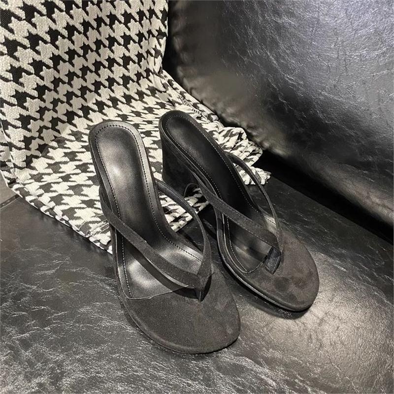 Damen elegante Zehentrenner Sandalen mit schickem Riemendesign EB