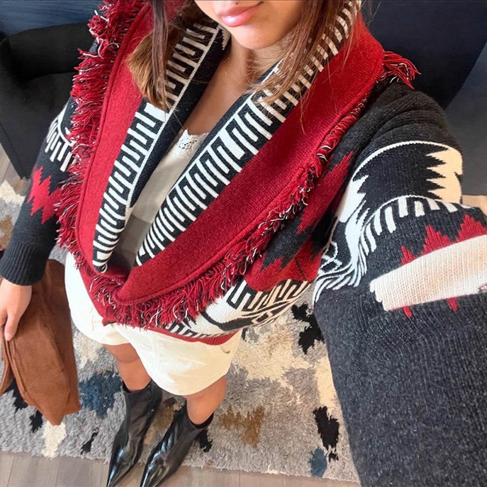 Damen gestrickte Cardigan mit fransigen Details und geometrischem Muster EB