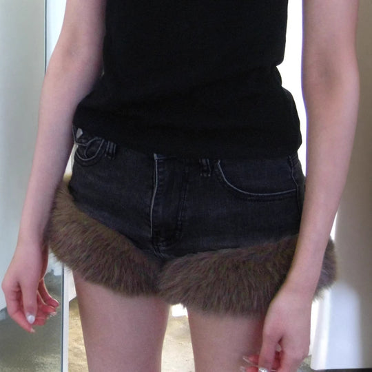 Damen Jeansshorts mit luxuriösem Kunstpelzsaum EB