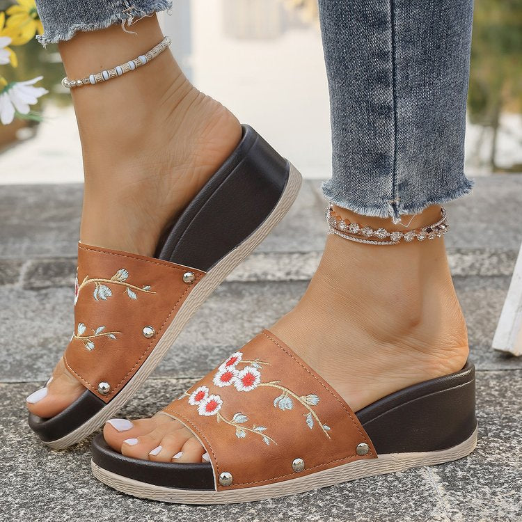 Damen modische Sandalen mit floralem Kunstlederdesign und rutschfester Sohle EB