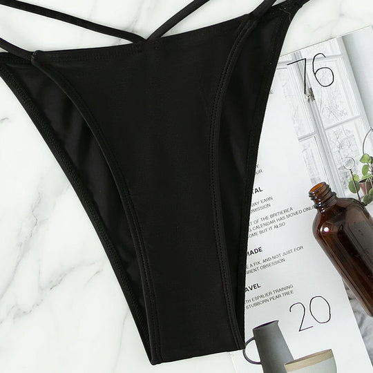 Damen Triangel-Bikini mit tiefem V-Ausschnitt und raffinierten Trägermuster EB