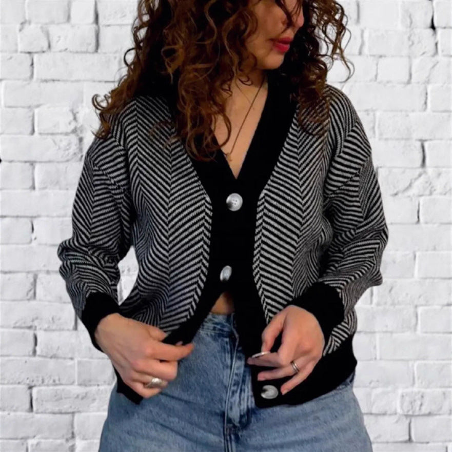 Damen Modischer Cardigan mit Chevron-Muster und Knöpfen EB