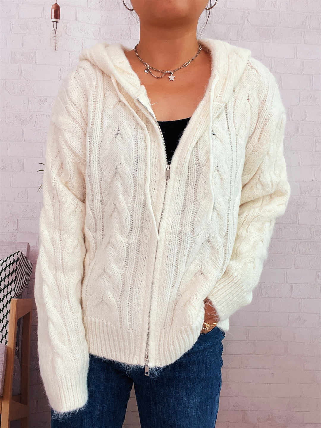Damen kuschelige Grobstrickjacke mit Kapuze und Reißverschluss EB