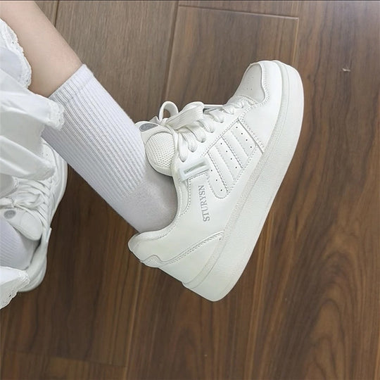 Damen Lifestyle Sneakers mit stützendem Schaft und rutschfester Sohle EB