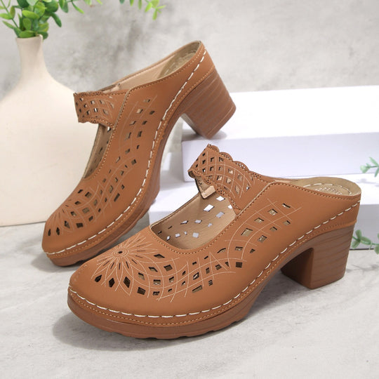 Damen Modische Clogs mit floralem Cut-Out-Design und komfortablem Blockabsatz EB