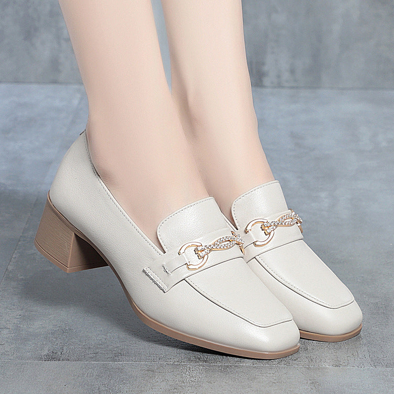 Damen elegante Mokassins mit funkelndem Schmuckdetail und komfortablem Absatz EB