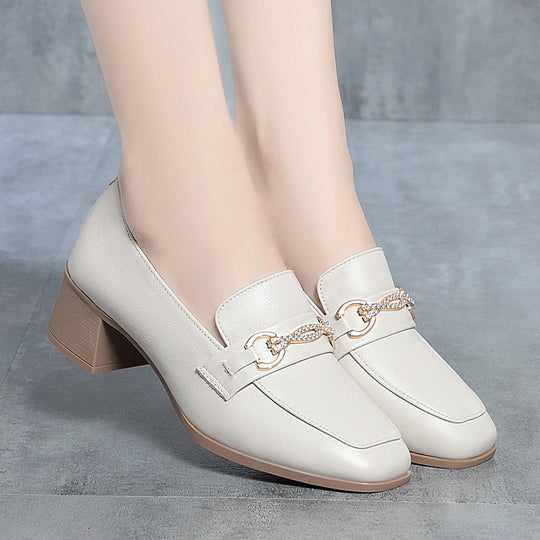 Damen elegante Mokassins mit funkelndem Schmuckdetail und komfortablem Absatz EB