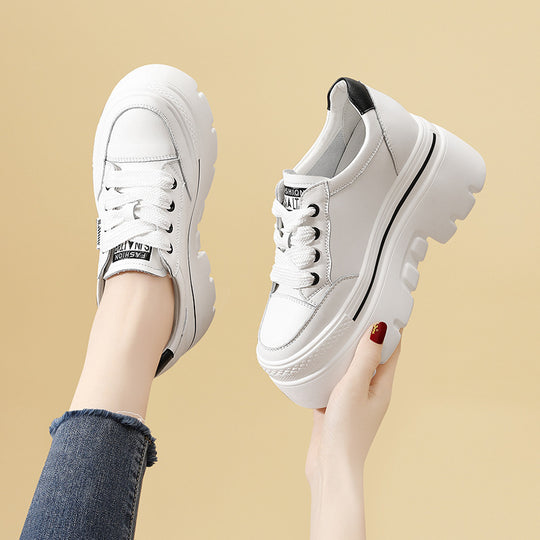 Damen Plateau-Sneaker mit rutschfester Sohle und modischer Schnürung EB