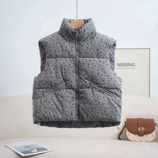 Damen nan gesteppte Cord‑Optik Isolationsweste mit floralem Microprint, hohem Schalkragen und diagonalen Reißverschlusstaschen EB