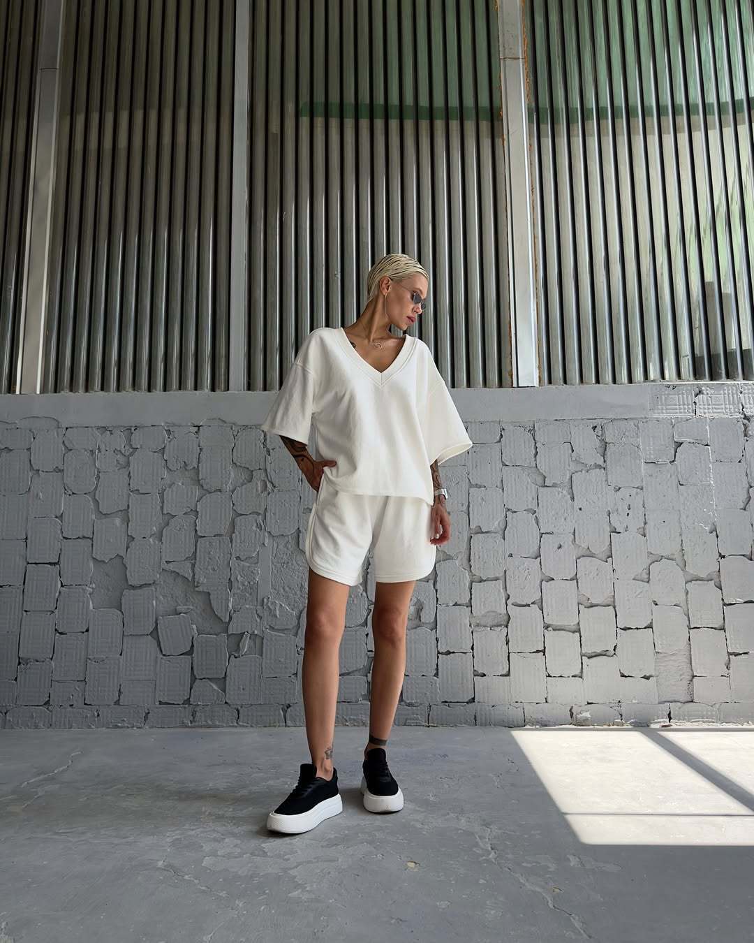 Damen lässiges Oberteil und Shorts-Set mit V-Ausschnitt und weitem Schnitt EB