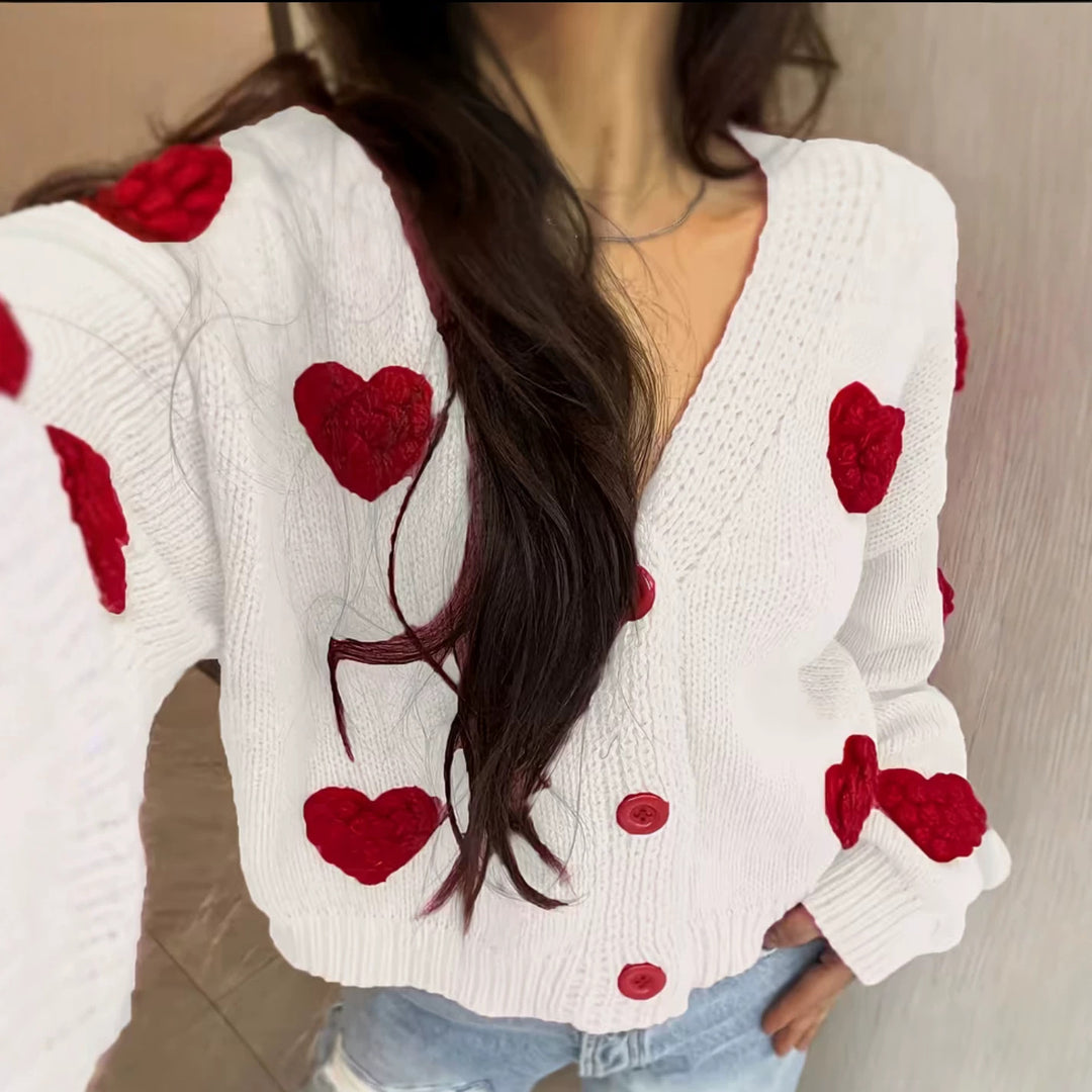 Damen Kurzgeschnittener V-Ausschnitt-Cardigan mit geprägten Herz-Applikationen und Schmuckknöpfen EB