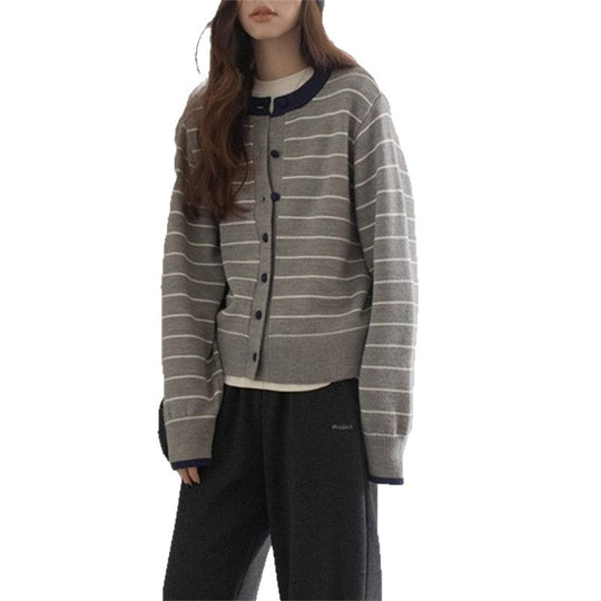 Damen gemütlicher Strickcardigan mit jugendlichem Streifenmuster und praktischem Knopfverschluss EB