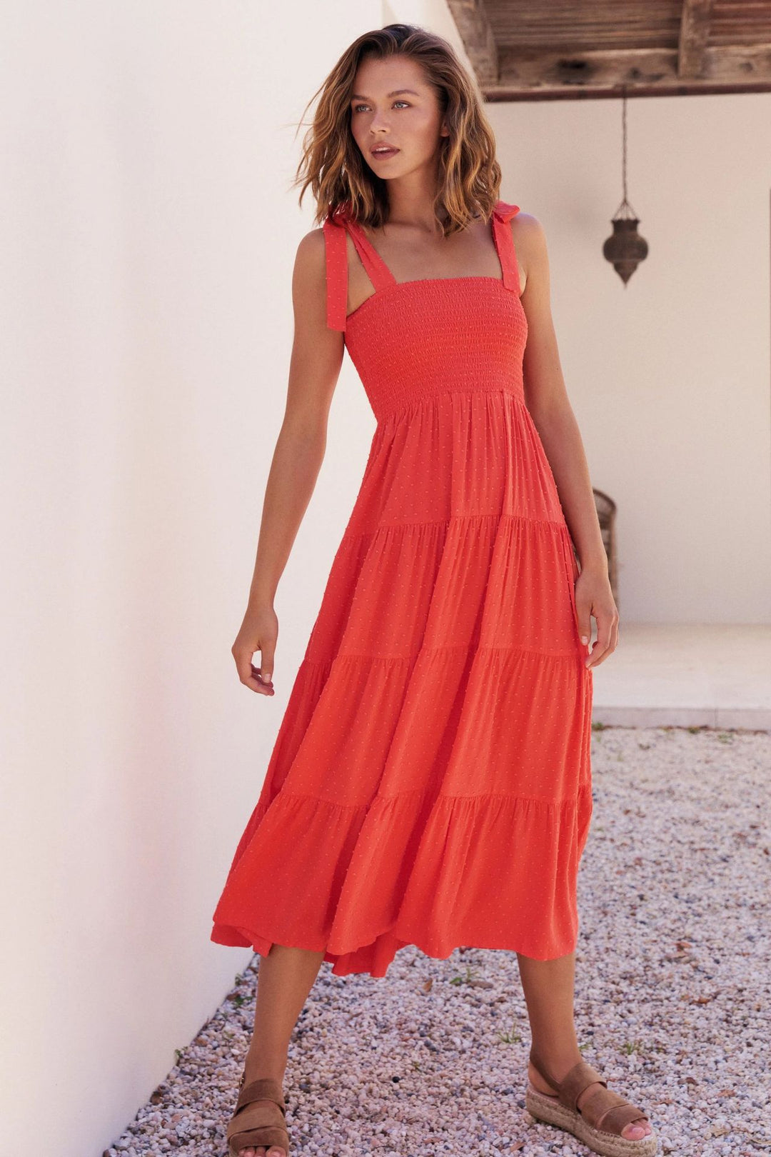 Damen Maxi Kleid mit fließendem Schnitt und verstellbaren Trägern EB