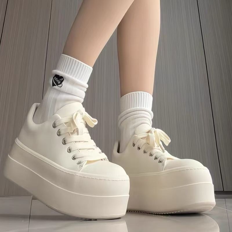 Damen Retro Plateausneaker mit zweifarbiger Lederoptik und extrahoher Gummiplattform EB