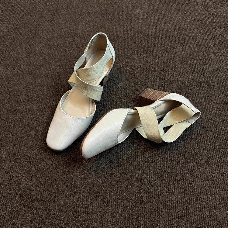 Damen elegante Ballerinas mit geschmackvoller Überkreuz-Schnürung und komfortablem Blockabsatz EB