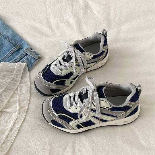 Damen sportliche Sneakers im modernen Design EB