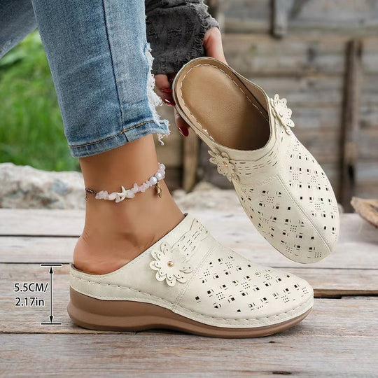 Damen bequeme Clogs mit atmungsaktivem Lochmuster und dekorativer Blumendetails EB