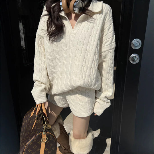 Damen Strickpullover mit hohem Kragen und eleganter Zopfmusterstruktur EB