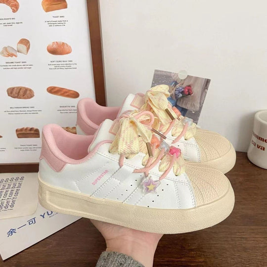 Damen modische Sneaker mit floralem Dekor und dämpfendem Sohlenprofil EB