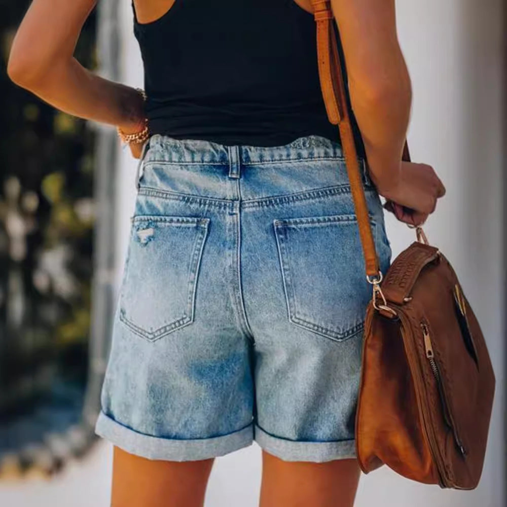 Damen Jeansshorts im lässigen Relaxed Fit mit modischen Destroyed-Details EB