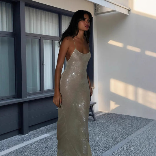 Damen Glänzendes Abendkleid mit schmalem Schnitt und eleganten Spaghettiträgern EB