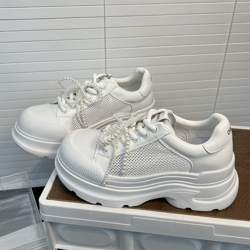 Damen Sportliche Sneakers mit trendigem Mesh-Design und perlenverziertem Schnürsystem EB
