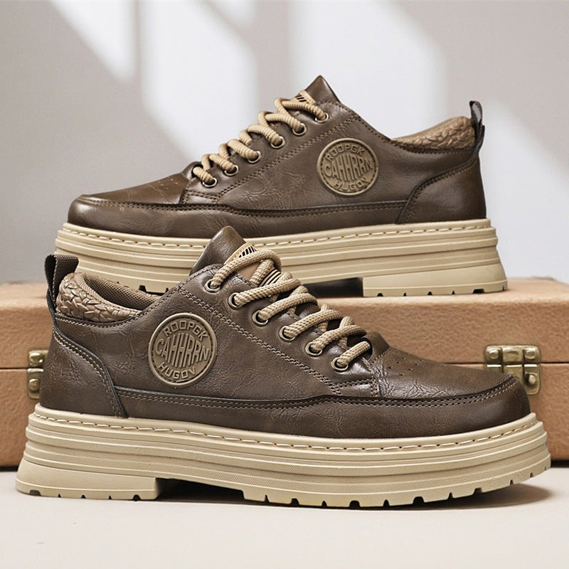 Herren robuste Plateau-Leder-Sneaker mit gepolstertem Fersenkragen, Zuglasche und griffiger Profilsohle EB