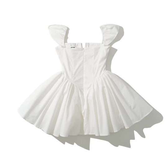 Damen Minikleid mit voluminösen Rüschenelementen und Knopfdetailierung EB