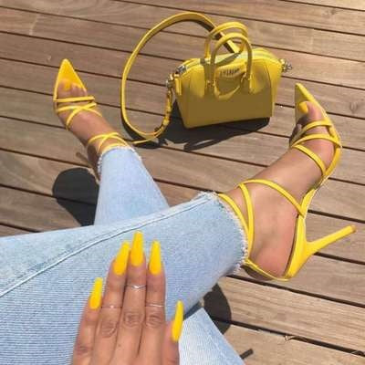 Damen Elegante und verführerische Stilettos mit fein gearbeiteten Riemen EB