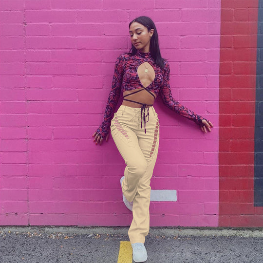 Damen Crop-Top mit innovativem Cut-Out-Design und langen Ärmeln EB