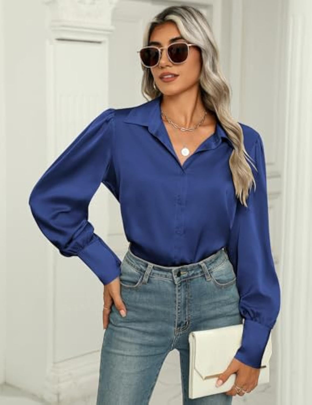 Damen Seidenoptik-Bluse mit Hemdkragen, verdeckter Knopfleiste und langen Manschetten EB